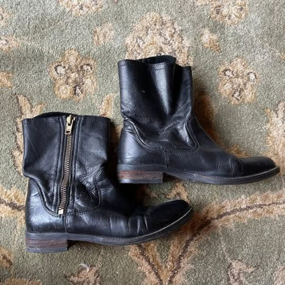 ALDO Black Leather side zipper booties flats 7